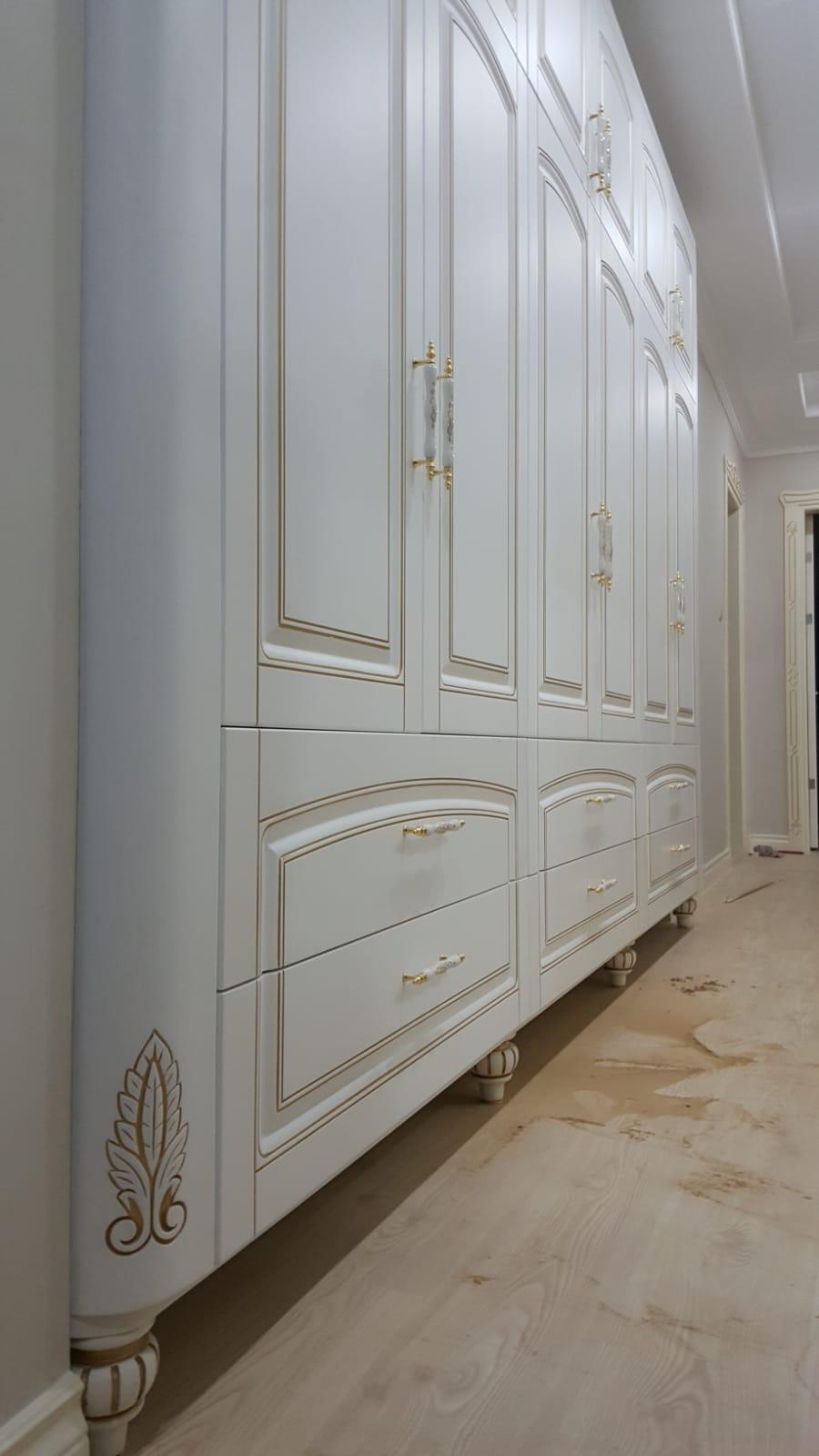 Home Klasik işlemeli gardırop – Lake Mutfak